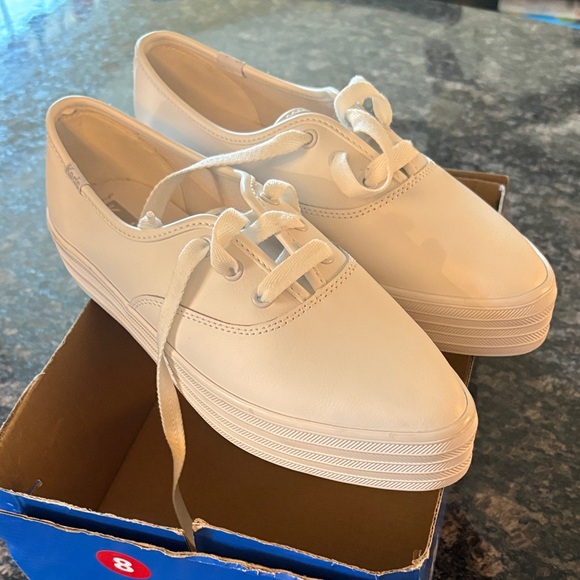 Keds white point leather Lace-Up Sneakers size 8 brand new - Picture 1 of 5